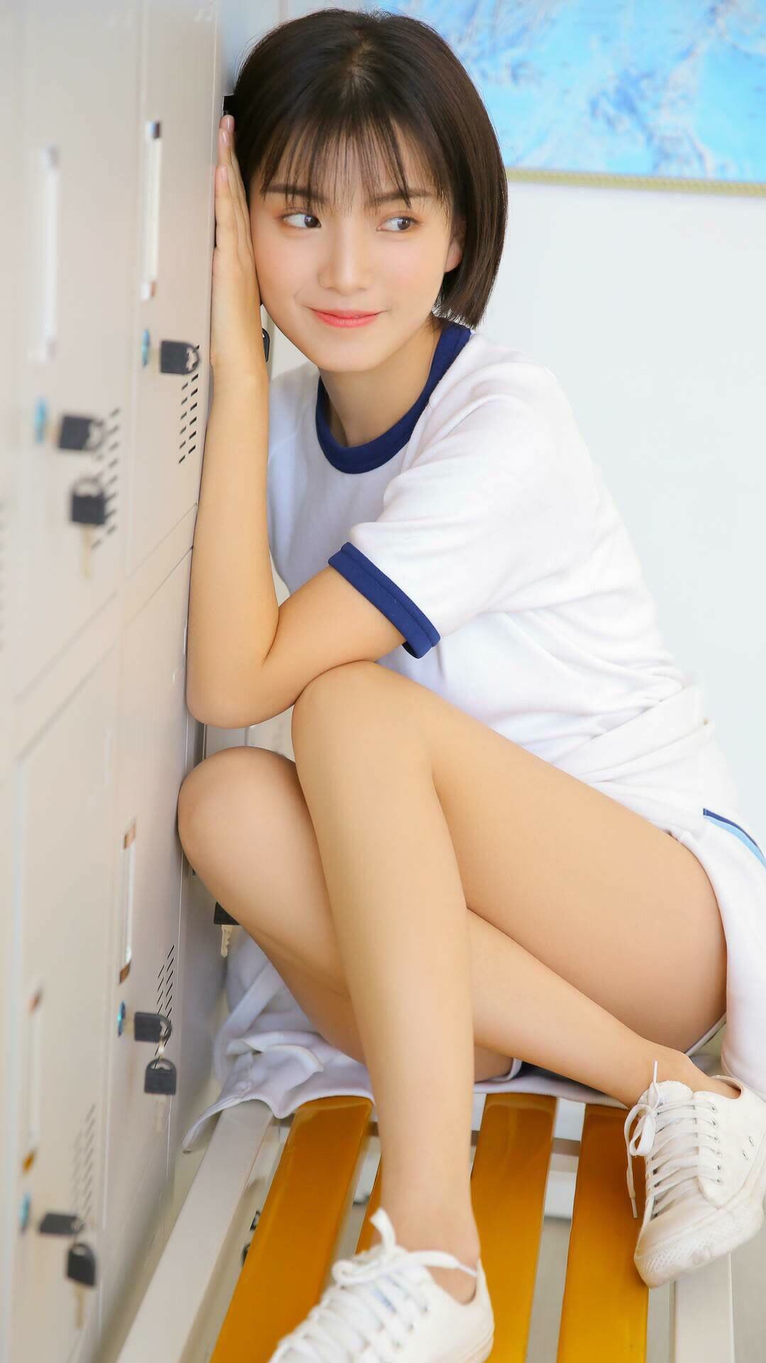 青少年足球纳入国家教育体系，全面普及校园足球，全国青少年校园足球改革